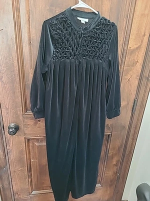 Vestido pijama largo de encaje sedoso talla 14/16 Only Necessities para mujer Foto 1 de 4