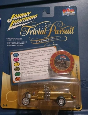 Johnny Lightning 2022 Pop Culture Trivial Pursuit - The Munsters Drag-U-La  Foto 1 de 3