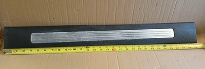 Placa de soleira de porta 2007-2014 GM Chevrolet fabricante de equipamento original LH 15848362 - Imagem 1 de 4