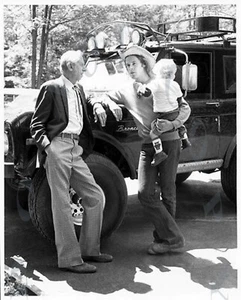 ANTIQUE 8X10 REPRO PRINT FAMED MICHIGAN BOWHUNTERS  FRED BEAR AND TED NUGENT - Picture 1 of 1