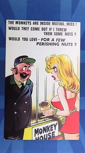 Freche Bamforth Comic Postkarte 1970er große Brüste Paarung Affen Nüsse Zoo Hüter - Bild 1 von 2