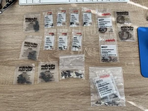 Conjunto De Accesorios Märklin Para Z 1:220 Línea Aérea, 80% De Ellos Sin Usar - Foto 1 di 5