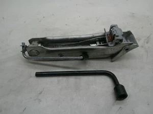 FORD FIESTA ZETEC GATO Y SOPORTE DE RUEDA 2008-2012 - Imagen 1 de 9