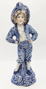 Estatuilla de porcelana azul y blanca vintage - hombre/niño de pie - Imagen 1 de 5