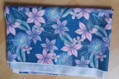 Wasserdichter Stoff  , blau-lila-rosa mit Blumen  , Hobbyaufgabe - Bild 1 von 3