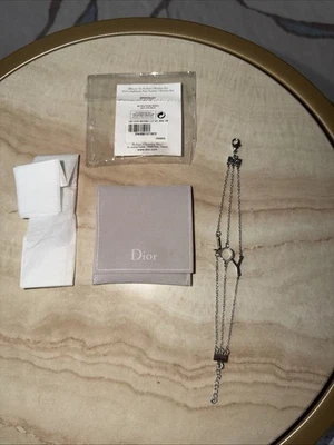 Hermosa pulsera Christian Dior Joy regalo con compra Foto 1 de 4