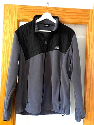 NEW BALANCE Hombre Gris Polar Cremallera Chaqueta, Cintura Ajustable, Talla Pequeña Foto 1 de 4