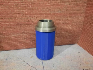 Trash Can Model Prop 1/10 Scale Garage Diorama Actionfigure Dollhouse Accessory - Picture 1 of 5