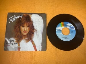 D5-27 TIFFANY I Saw Him Standing There / Mr. Mambo - 1988 - MCA-53285 - Imagen 1 de 6