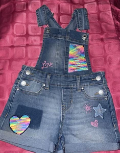 Jordache Mädchen Glitzer Pailletten Love Overall Jeans Shorts Größe XS 4 5 - Bild 1 von 4
