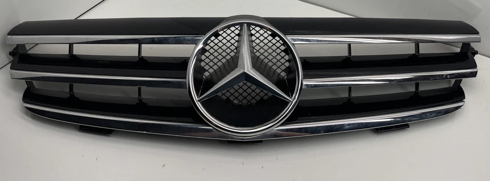 Mercedes W209 CLK500 CLK55 2003-2009 parrilla delantera negra cromada OEM A2098800123 Foto 1 de 4