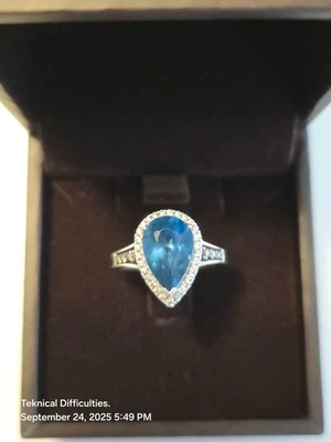 Anillo de topacio azul en forma de pera Le Vian 1/4 ct dos diamantes oro vainilla 14K talla 6 Foto 1 de 4