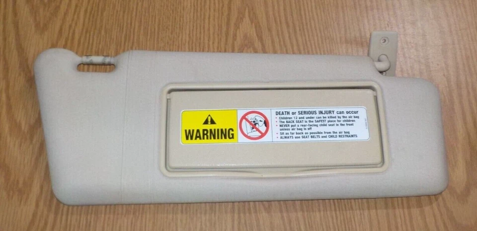 Mercedes-Benz E300 1998 lado del pasajero parasol derecho con espejo retrovisor y luces Foto 1 de 4