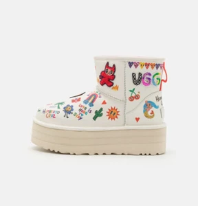 BOTAS UGG CLÁSICAS PLATAFORMA POP BOCETO CUERO BLANCO CLÁSICAS MUJER TALLA 6-12 NUEVAS - Imagen 1 de 8