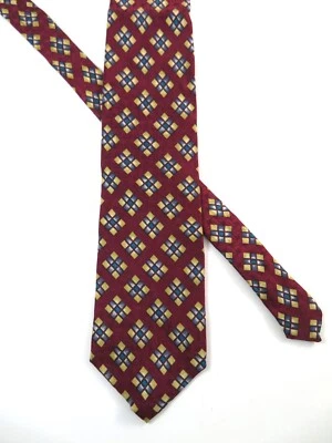 Corbata XMI Jacquard Seda Acabada a Mano Hecha en EE. UU. Granate Diamante Formas de Ventana Foto 1 de 4