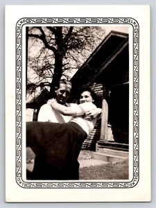 Foto Mid Century Schwarz-Weiß Bild Familie Schnappschuss USA Paar - Bild 1 von 2