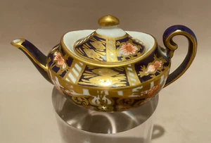 Tetera en miniatura Royal Crown Derby 6299 juguete forma de dublín código de fecha 1908 - Imagen 1 de 6