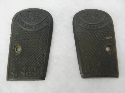 Antiguos paneles de agarre de pistola de bolsillo francesa MAB 'Unis' para semiautomático calibre 6,35 Foto 1 de 4