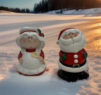 VTG Fabrizio Mr. & Mrs. Santa Claus Salt & Pepper Shakers Figurines w/ Stoppers - Image 1 of 4