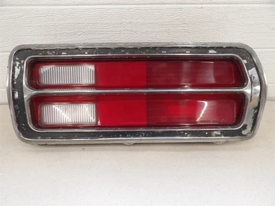 MONTAJE DE LÁMPARA DE LUZ TRASERA DEL LADO DEL PASAJERO DERECHO DODGE ASPEN 76-1977 - EXCELENTE CAMIONETA Foto 1 de 4