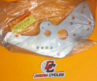 Genuíno NOS Suzuki 61342-40500 NOVO OEM PE250 PE400 PLACA GUIA DE CORRENTE - Imagem 1 de 2