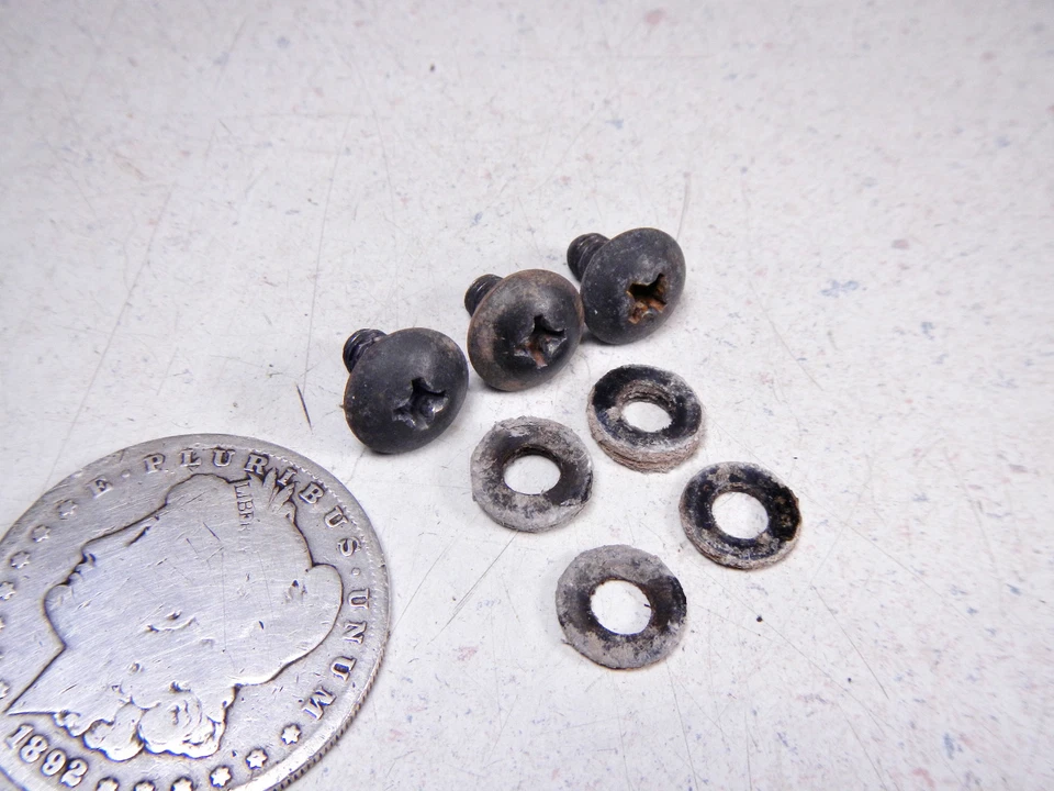 Suzuki DR250 1982 TUBO DE ESCAPE ESCUDO TÉRMICO MOLDURA TORNILLOS DE MONTAJE Foto 1 de 1