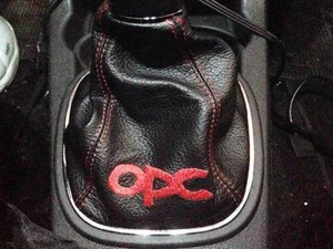 Opel Corsa D cuffia cambio con ricamo OPC - Imagen 1 de 1