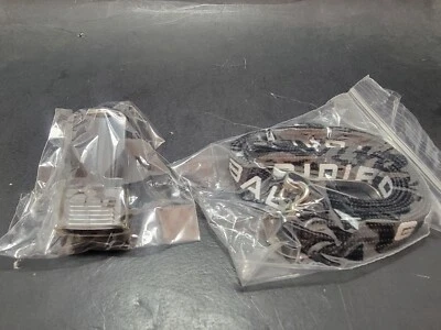 Nuevo Silbato de Entrenador Árbitro Oficial de Fútbol de Hierro con Rejilla + Cordón Foto 1 de 2