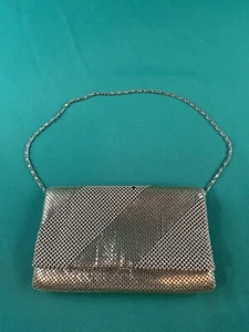 LULU CITIESEND Gold Kettenhemd Handtasche Clutch mit goldfarbener Kette rein oder raus - Bild 1 von 8