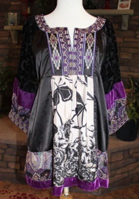Unique Women's NESLAY Paris Tunic Top Purple Black Velvet Textured Size SMALL - Image 1 of 4