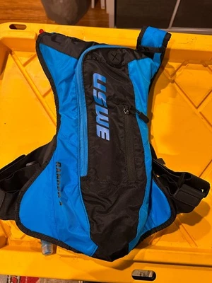 USWE Ranger 4 azul hidratación/negro Foto 1 de 4