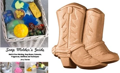 Molde de botas y espuelas CybrTrayd en bolsa de polietileno sellada, con 44 páginas ricamente ilustradas Foto 1 de 1