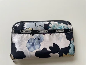 LeSportsac Zip Around Geldbörse Blumenmuster - Bild 1 von 3
