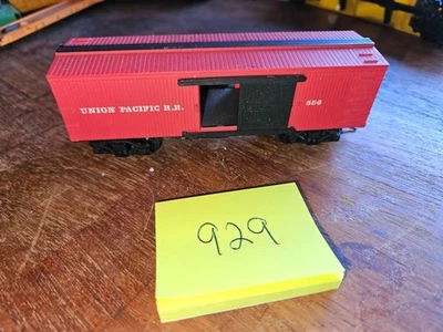 OLD TIME UNION PACIFIC BOX CAR, HO SCALE, SEE PHOTOS FOR DETAILS - Image 1 of 4