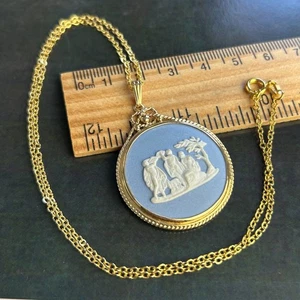 WEDGWOOD Blue Jasperware Cameo Portrait Pendant Filigree Gold Tone Necklace 45cm - Picture 1 of 14
