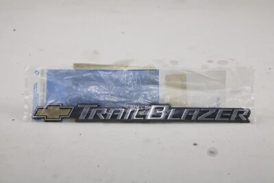 ¡Nuevo! Chevrolet Trail Blazer 2002 2003 2004 carrocería lateral puerta delantera emblema insignia OEM Foto 1 de 4