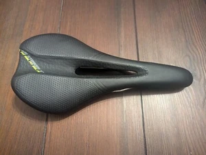 FORTE SWEEP STRICKER GEL FIT Bike Saddle Seat Black Titanium Alloy Rails - Picture 1 of 8