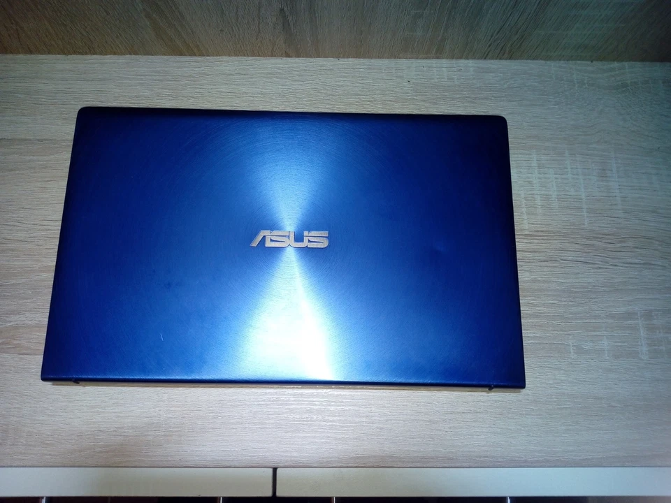 ASUS Zenbook 14 Core i7-10510U, GeForce MX250, 16GB RAM, 512GB SSD - Bild 1 von 4