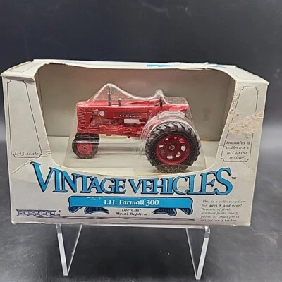 1985 ERTL 1/43 Vintage Vehicles  IH Farmall 300 Tractor Diecast Toy - Image 1 of 4