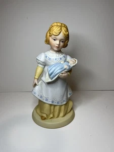 Vintage 1981 Avon A Mothers Love w/Baby Porcelain Figurine Handcrafted Taiwan - Picture 1 of 8