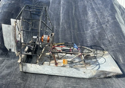 Lancha aérea RC construida a medida *Proyecto* construida en metal Foto 1 de 4