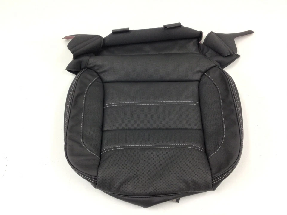 GMC Sierra Yukon Denali 2014-2015 cubierta inferior del asiento del conductor delantero izquierdo OEM Foto 1 de 4