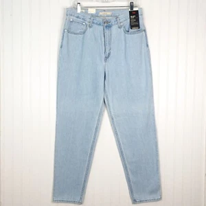 NWT Levi's Premium Women's 80s Mom Jeans Size 31 Straight Leg Light Wash Pants - Picture 1 of 6