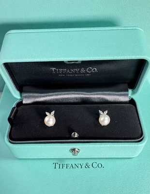 $8,300 TIFFANY & CO. VICTORIA 7.1MM AKOYA PEARL PLATINUM .36 DIAMOND EARRINGS - Image 1 of 4