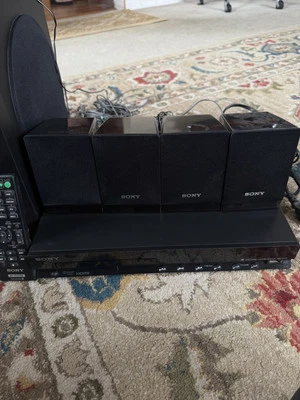 Sony DAV-TZ140 5.1 Channel Home Theater System - Image 1 of 4