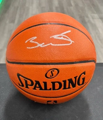 Bola firmada por Dwayne Wade con certificado de autenticidad Foto 1 de 2