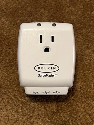BELKIN MASTERCUBE Surge Protector 1045 Joules/45,000 Amps Max Model F9H120-CW - Image 1 of 4