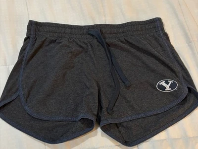 Bermuda feminina BYU cinza tamanho grande coliseu - Imagem 1 de 3