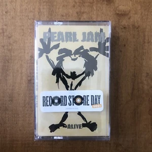PEARL JAM Alive Cassette RSD 2021 EXCLUSIVE SEALED Ltd Edition 3 Bonus Songs - Picture 1 of 2
