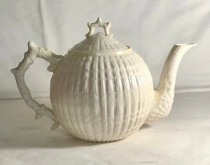 Belleek Limpet Yellow 5" Teapot With Lid - Picture 1 of 2